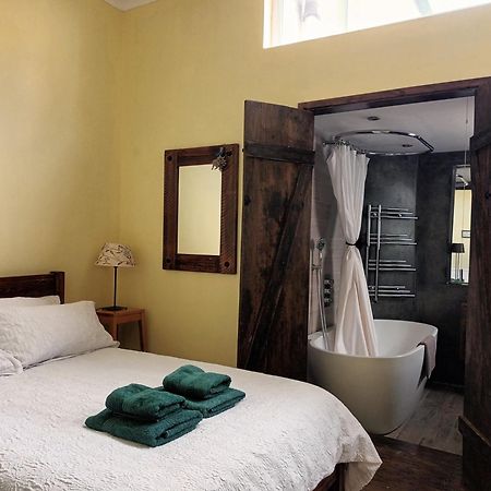 לונדון Room With Luxury Private Bathroom & Independent Entrance Near Tube מראה חיצוני תמונה