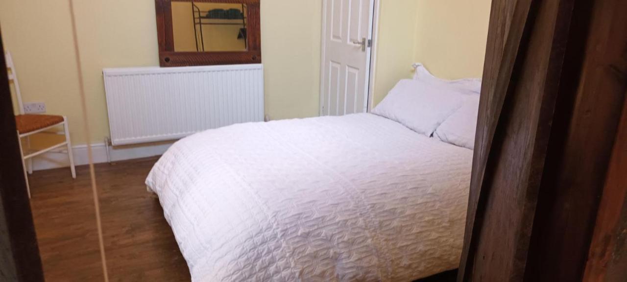לונדון Room With Luxury Private Bathroom & Independent Entrance Near Tube מראה חיצוני תמונה