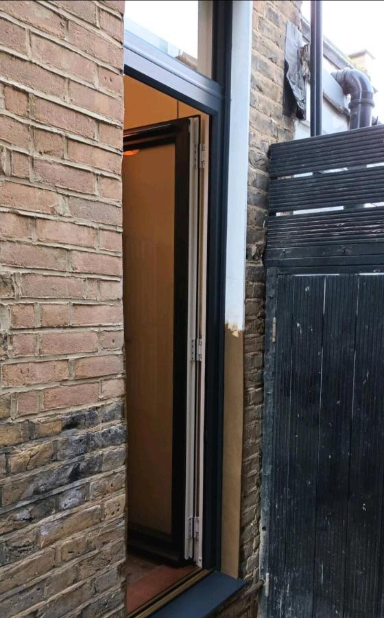 לונדון Room With Luxury Private Bathroom & Independent Entrance Near Tube מראה חיצוני תמונה