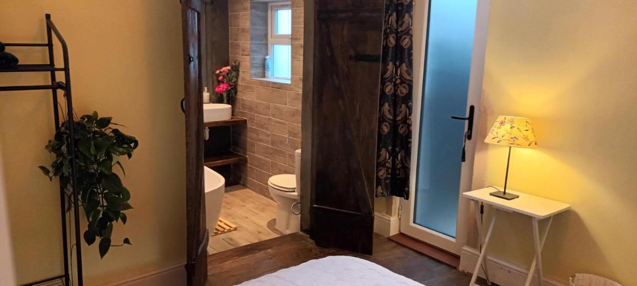 לונדון Room With Luxury Private Bathroom & Independent Entrance Near Tube מראה חיצוני תמונה