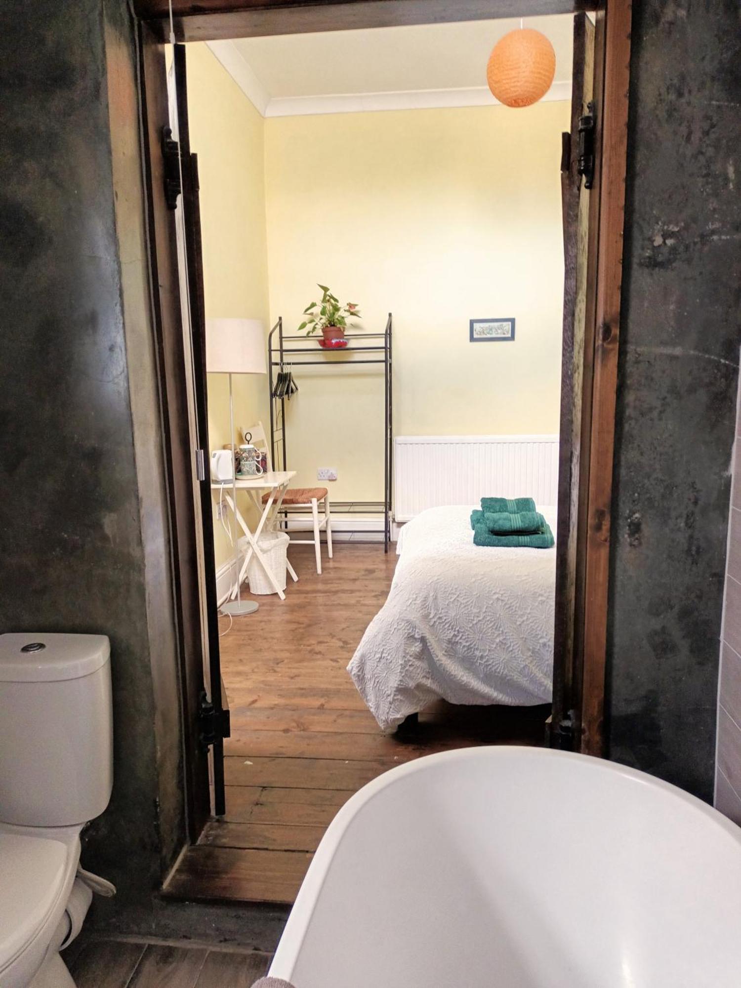 לונדון Room With Luxury Private Bathroom & Independent Entrance Near Tube מראה חיצוני תמונה