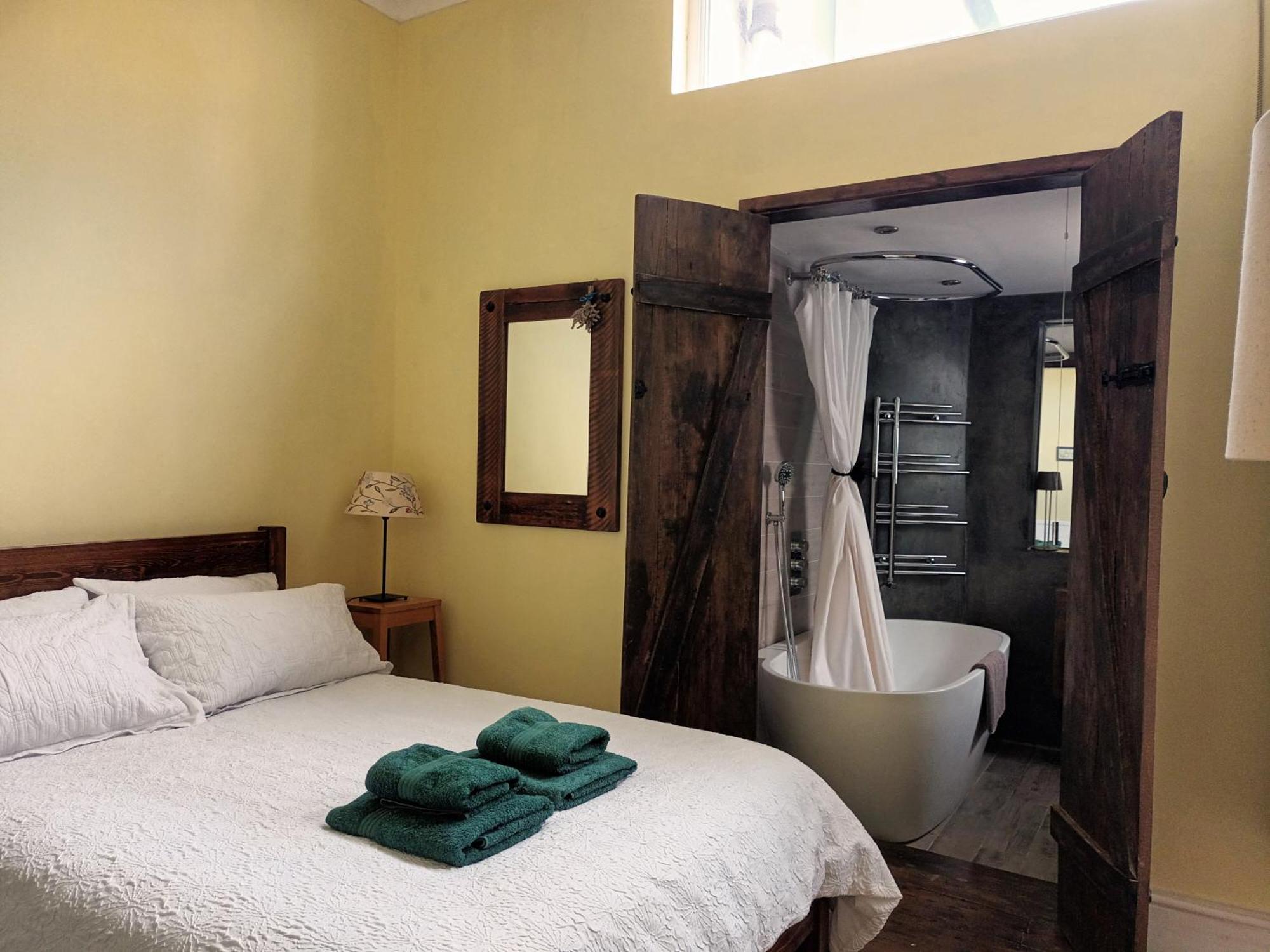 לונדון Room With Luxury Private Bathroom & Independent Entrance Near Tube מראה חיצוני תמונה