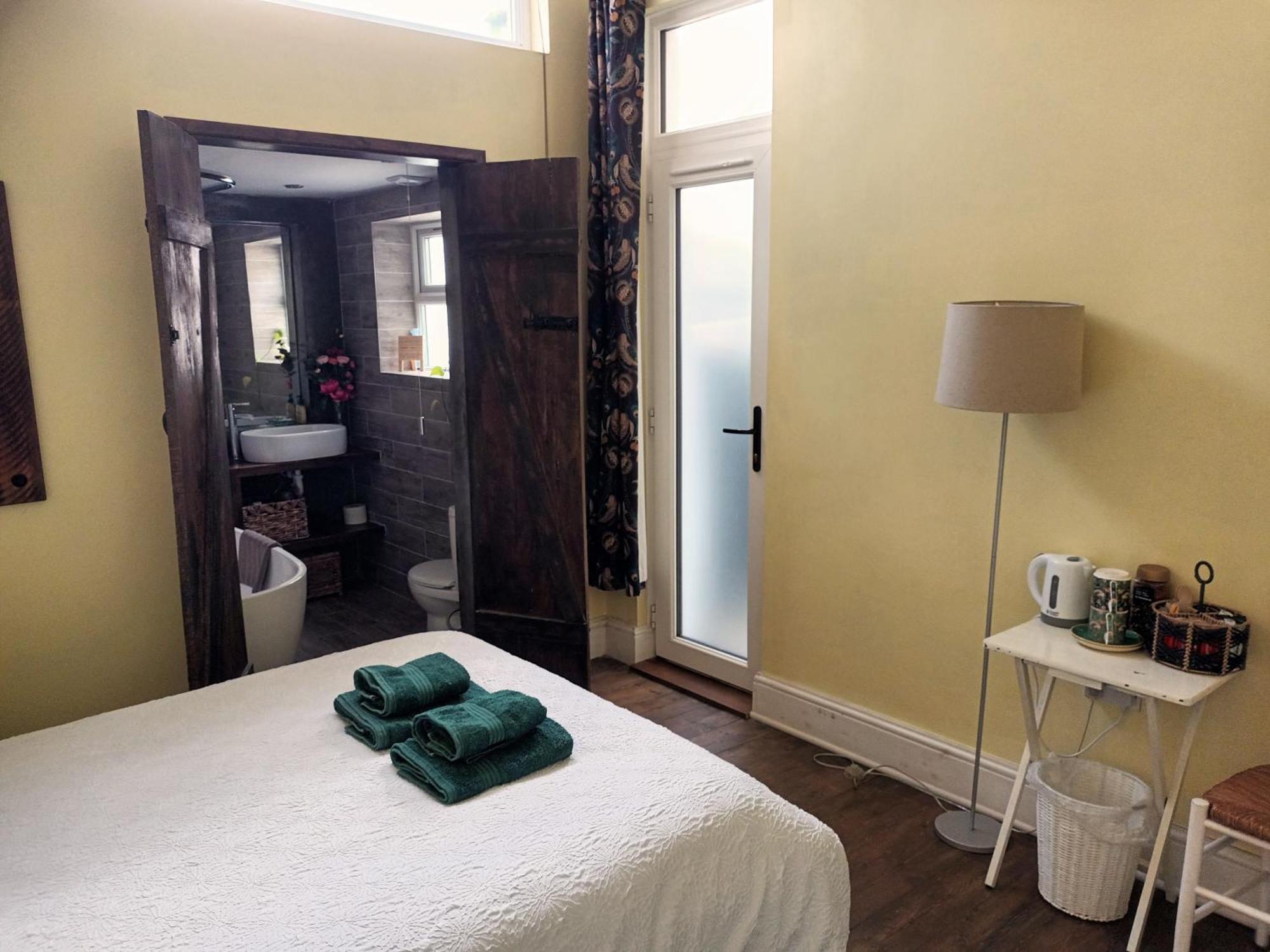 לונדון Room With Luxury Private Bathroom & Independent Entrance Near Tube מראה חיצוני תמונה