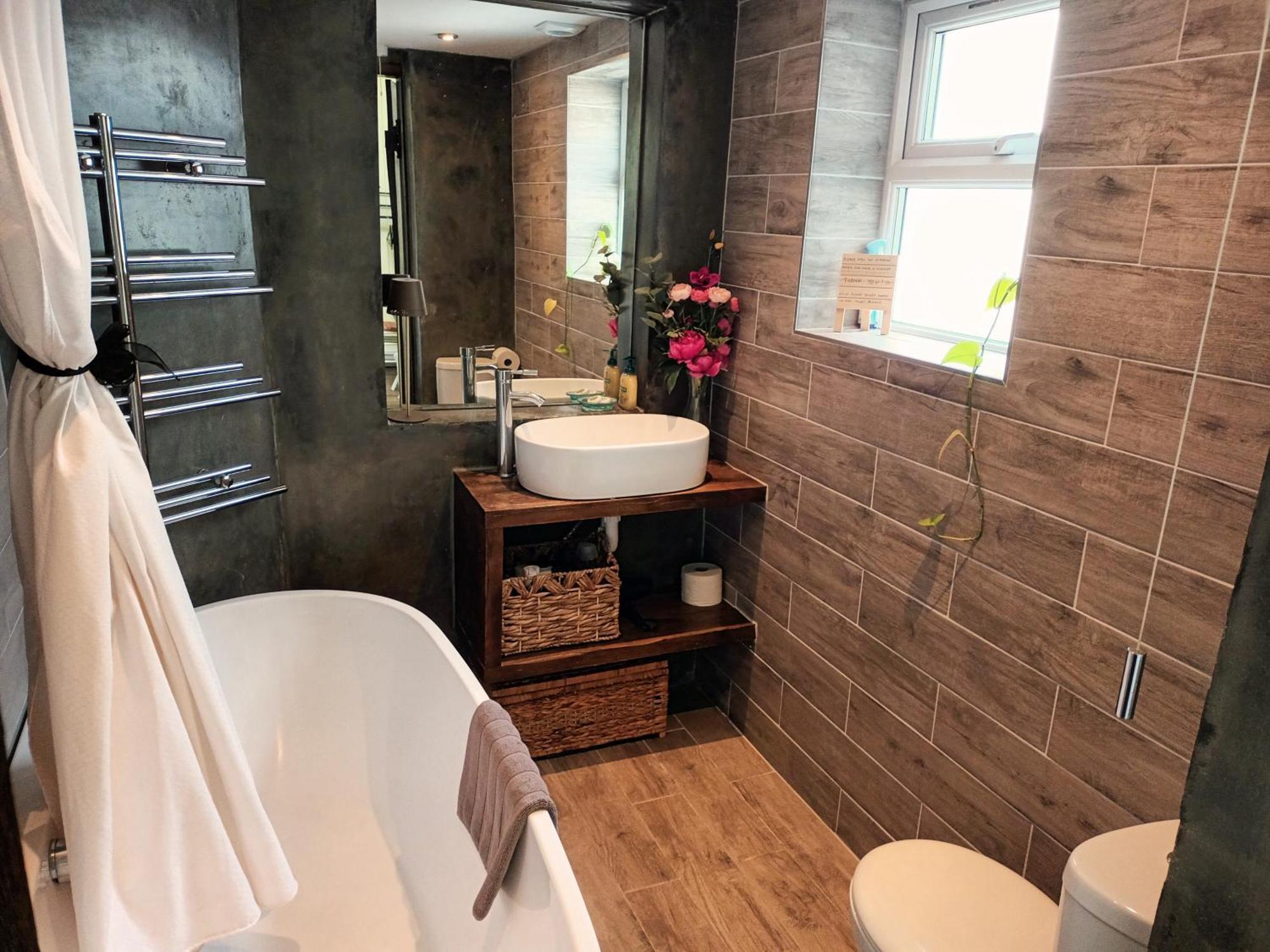 לונדון Room With Luxury Private Bathroom & Independent Entrance Near Tube מראה חיצוני תמונה