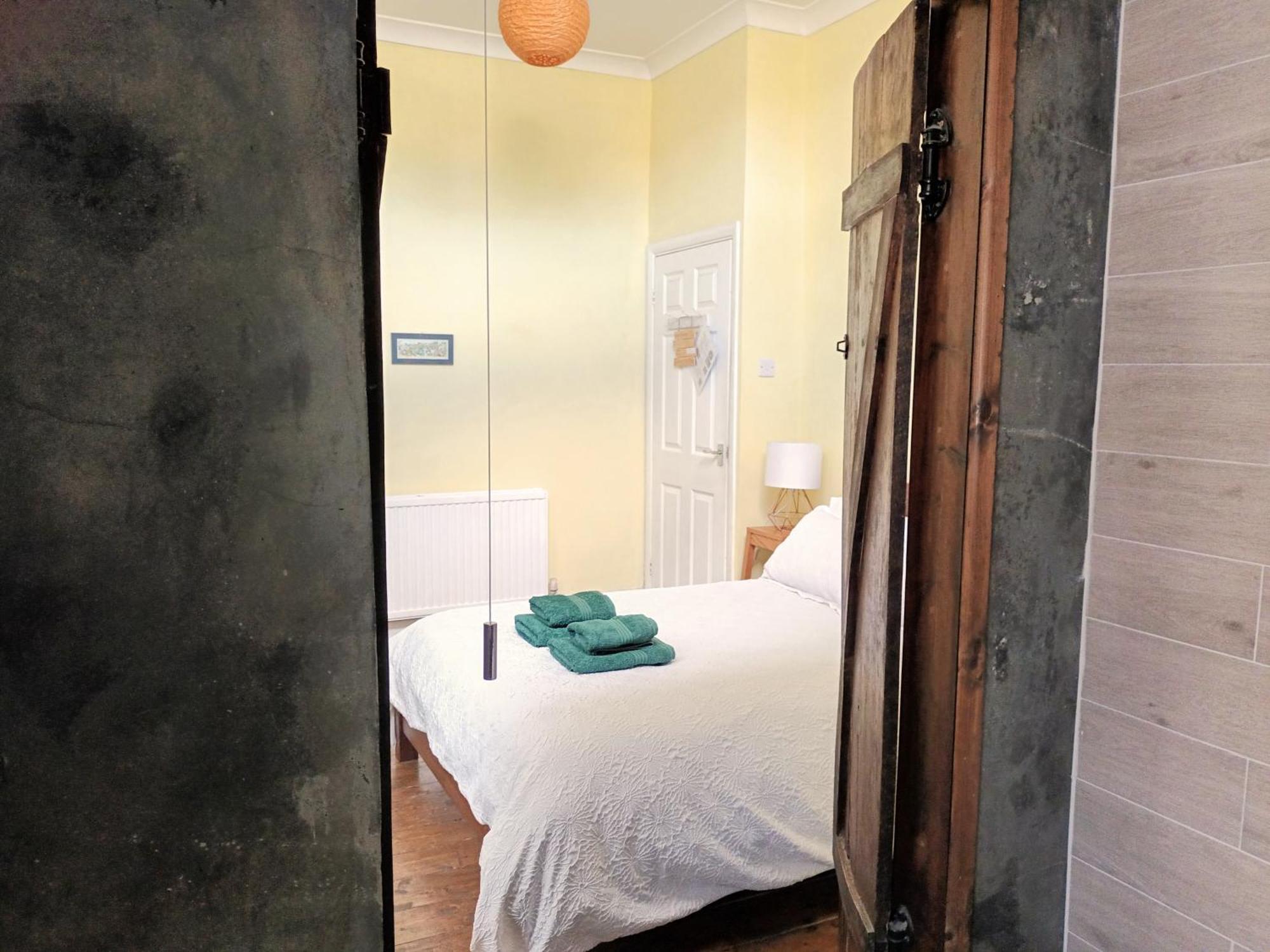 לונדון Room With Luxury Private Bathroom & Independent Entrance Near Tube מראה חיצוני תמונה